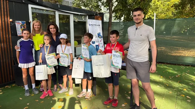 Câștigătorii Cupei RTC 2026 cu medalii, diplome și pungile cu premii, alături de organizatori